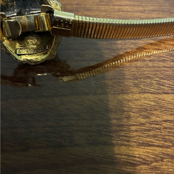 Elegant Vintage Gold Stretch Lion Head Women's Belt 1970’s and pleather belts - Picture 8 of 11